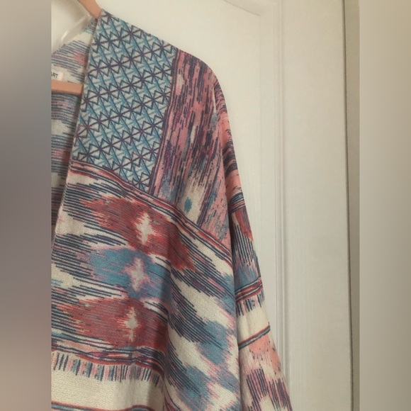 NWT Woven Heart cape coverlet. Soft fringe cream multicolor - Picture 3 of 5